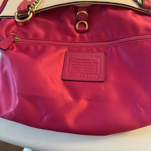 Y2K Coach Multicolored Pebbled Leather. Stylish Two-Tone Leather bag with chains - Picture 16 of 16